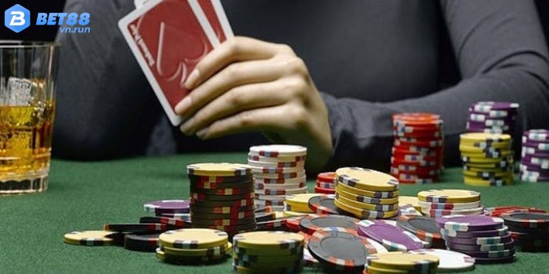 Chia sẻ cách chơi đánh bài Poker siêu chuẩn xác